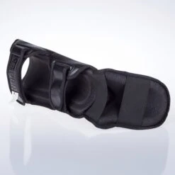 Fighter Shinguards Thai Ergo - Black/red, FSG-004BR -Fighters Europe Shop 0b31122f5c56762d1a3b896c5568d3eb