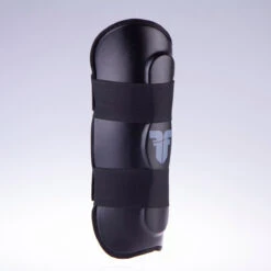 Shin Guard Fighter Ergo - Black, FSG-001B -Fighters Europe Shop 288dbf622ddd0f38332c8493678c6a50
