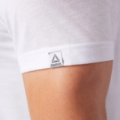 Reebok Camo Logo T-Shirt White, CF3848 -Fighters Europe Shop 33d6f4b28969ee3ab8b32892abfe64c4