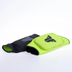 Fighter Reversible Elbow Guard - Black/green -Fighters Europe Shop DSCF5298
