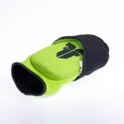 Fighter Reversible Elbow Guard - Black/green -Fighters Europe Shop DSCF5299