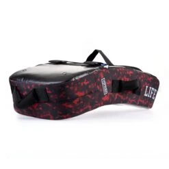 Fighter Kicking Shield - MULTI GRIP - Life Is A Fight - Red Camo, FKSH-26 -Fighters Europe Shop DSCF6494