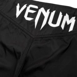 Venum Light 3.0 Fightshorts - Black/white, VENUM-03615-108 -Fighters Europe Shop f042e281ca2d5fd7d23612bbad855d6e