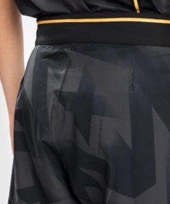 Venum Razor Kids MMA Shorts - Black/gold -Fighters Europe Shop fcd34f0ebb0e9a6646a029278927a52a61653ffe FS RAZOR BLACK 08